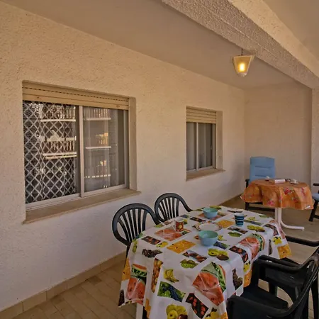 Con Wifi A 50 Metros Del Cargador アパート *